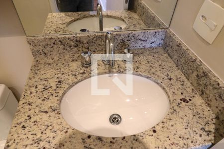 Banheiro de apartamento para alugar com 1 quarto, 45m² em Vila Gomes Cardim, São Paulo