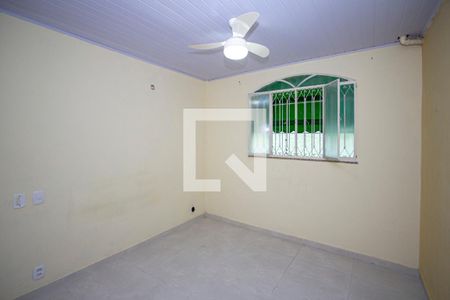 Quarto de casa para alugar com 1 quarto, 40m² em Ze Garoto, São Gonçalo