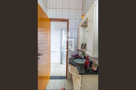 Casa à venda com 288m², 4 quartos e 2 vagasBanheiro 1