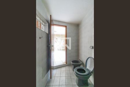 Casa à venda com 288m², 4 quartos e 2 vagasBanheiro da Suíte da Edícula