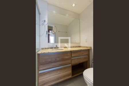 Apartamento à venda com 68m², 2 quartos e sem vaga Apartamento à venda com 68m², 2 quartos e sem vagaBanheiro Corredor