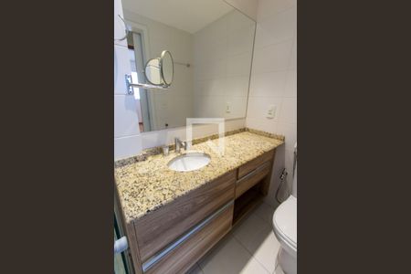 Apartamento à venda com 68m², 2 quartos e sem vaga Apartamento à venda com 68m², 2 quartos e sem vagaBanheiro Corredor