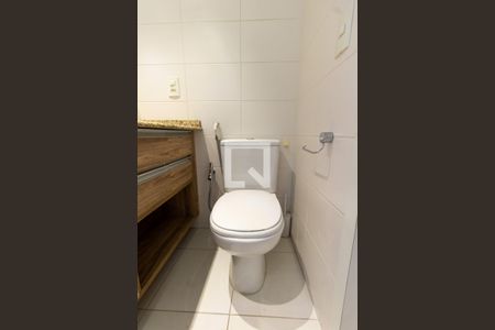 Apartamento à venda com 68m², 2 quartos e sem vaga Apartamento à venda com 68m², 2 quartos e sem vagaBanheiro Corredor