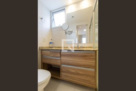 Banheiro Suite de apartamento à venda com 2 quartos, 68m² em Jardim Botânico, Rio de Janeiro