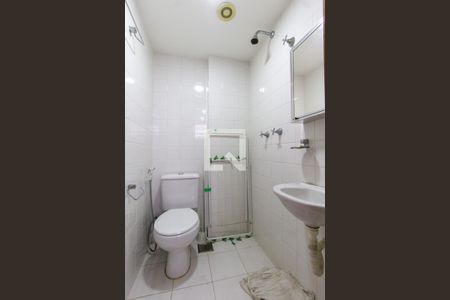 Apartamento à venda com 68m², 2 quartos e sem vaga Apartamento à venda com 68m², 2 quartos e sem vagaBanheiro de Serviço