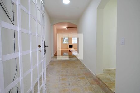 Entrada  de casa à venda com 3 quartos, 420m² em Jardim Viana, São Paulo