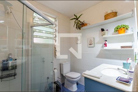 Casa à venda com 180m², 4 quartos e sem vaga Casa à venda com 180m², 4 quartos e sem vagaBanheiro