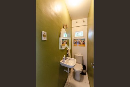 Casa à venda com 180m², 4 quartos e sem vaga Casa à venda com 180m², 4 quartos e sem vagaLavabo