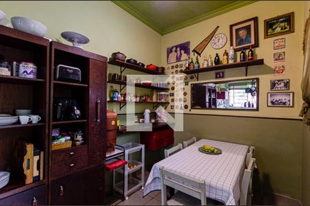 Casa à venda com 180m², 4 quartos e sem vaga Casa à venda com 180m², 4 quartos e sem vagaCozinha