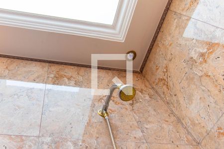 Casa à venda com 189m², 4 quartos e 2 vagas Casa à venda com 189m², 4 quartos e 2 vagasBanheiro da Suíte