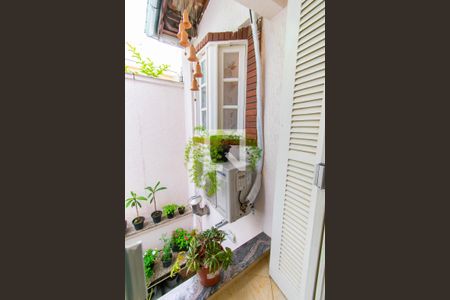 Casa à venda com 189m², 4 quartos e 2 vagas Casa à venda com 189m², 4 quartos e 2 vagasVaranda do Escritório