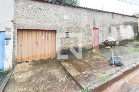 Casa à venda com 560m², 3 quartos e 4 vagasFachada