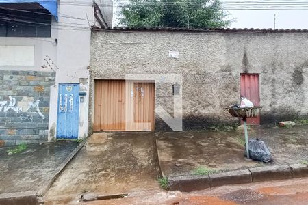 Casa à venda com 560m², 3 quartos e 4 vagasFachada
