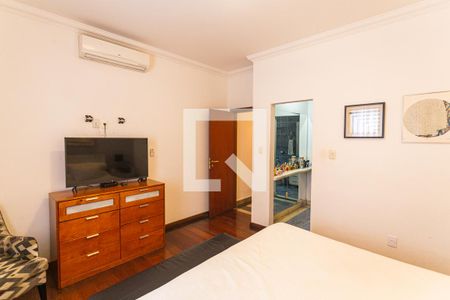 Casa à venda com 275m², 3 quartos e 3 vagas Casa à venda com 275m², 3 quartos e 3 vagasSuíte