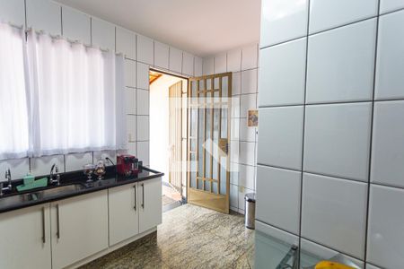 Casa à venda com 275m², 3 quartos e 3 vagas Casa à venda com 275m², 3 quartos e 3 vagasCozinha