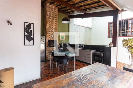 Casa à venda com 275m², 3 quartos e 3 vagas Casa à venda com 275m², 3 quartos e 3 vagasÁrea da Churrasqueira