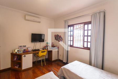 Casa à venda com 275m², 3 quartos e 3 vagas Casa à venda com 275m², 3 quartos e 3 vagasQuarto 3