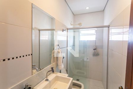 Casa à venda com 275m², 3 quartos e 3 vagas Casa à venda com 275m², 3 quartos e 3 vagasBanheiro da Área da Churrasqueira