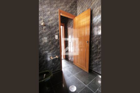 Banheiro de casa à venda com 3 quartos, 260m² em Vila Paranaguá, São Paulo