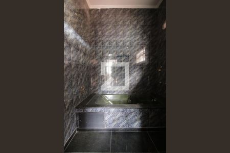 Banheiro de casa para alugar com 3 quartos, 260m² em Vila Paranaguá, São Paulo