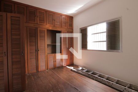 Quarto 1 de casa à venda com 3 quartos, 260m² em Vila Paranaguá, São Paulo