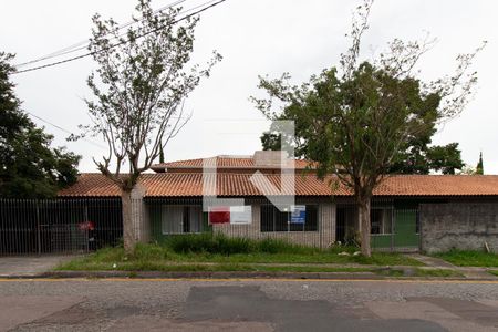 Casa para alugar com 260m², 6 quartos e 4 vagas Casa para alugar com 260m², 6 quartos e 4 vagasFachada