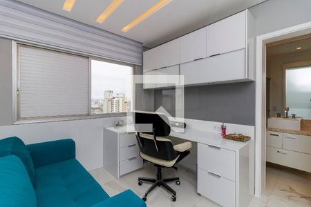 Apartamento à venda com 280m², 3 quartos e 4 vagasSuíte 2