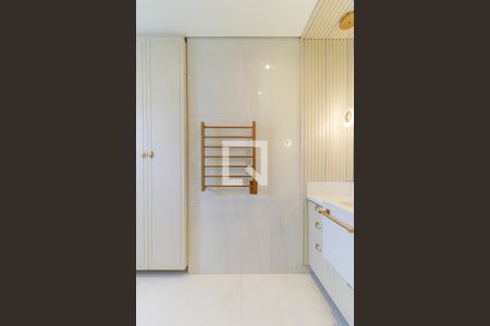 Apartamento à venda com 280m², 3 quartos e 4 vagasSuíte Principal - Banheiro