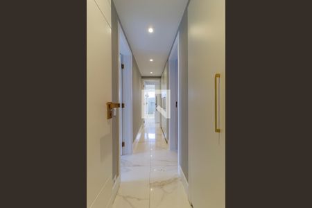 Apartamento à venda com 280m², 3 quartos e 4 vagasCorredor / Armários