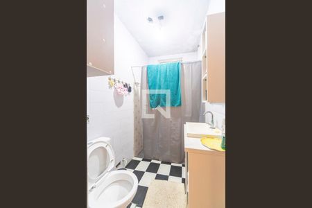 Banheiro da Sala de casa à venda com 4 quartos, 307m² em Cidade São Jorge, Santo André