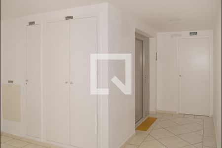 Apartamento à venda com 47m², 2 quartos e 1 vaga Apartamento à venda com 47m², 2 quartos e 1 vagaÁrea comum