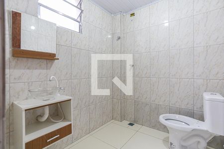 Banheiro de casa para alugar com 1 quarto, 35m² em Vila Menk, Osasco