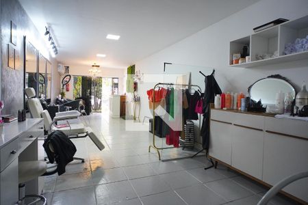 Casa à venda com 350m², 4 quartos e 4 vagasÁrea comum 