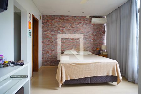 Quarto de casa à venda com 4 quartos, 350m² em Sarandi, Porto Alegre