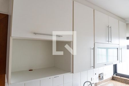 Apartamento à venda com 101m², 3 quartos e 2 vagasCozinha - Armários