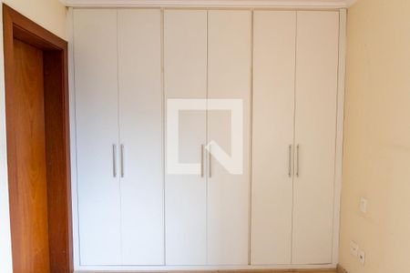 Apartamento à venda com 101m², 3 quartos e 2 vagasSuite - Armários