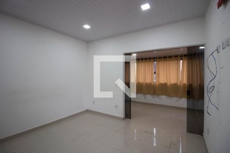 Casa para alugar com 130m², 3 quartos e 3 vagas Casa para alugar com 130m², 3 quartos e 3 vagasSuite