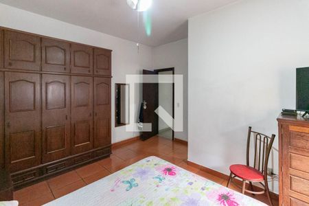 Casa à venda com 350m², 3 quartos e 3 vagasQuarto Suíte