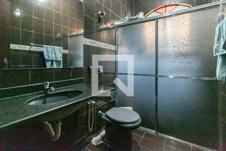 Casa à venda com 350m², 3 quartos e 3 vagasBanheiro da Suíte