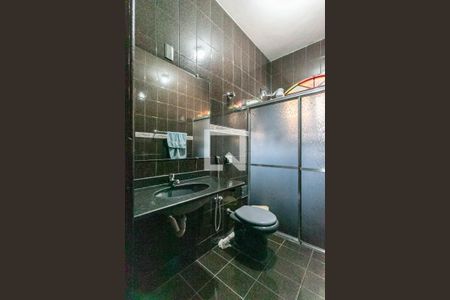 Casa à venda com 350m², 3 quartos e 3 vagasBanheiro da Suíte