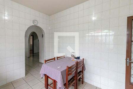 Casa à venda com 350m², 3 quartos e 3 vagasCozinha