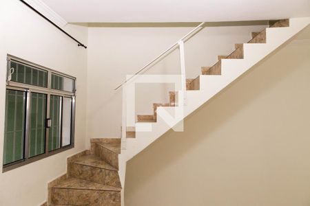 Escada de casa para alugar com 1 quarto, 50m² em Centro, Diadema