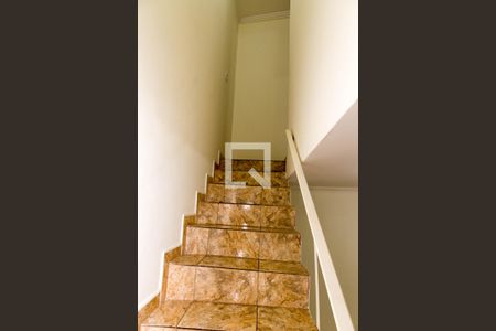 Escada de casa para alugar com 1 quarto, 50m² em Centro, Diadema