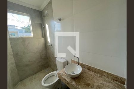 Casa à venda com 185m², 3 quartos e 2 vagasBanheiro