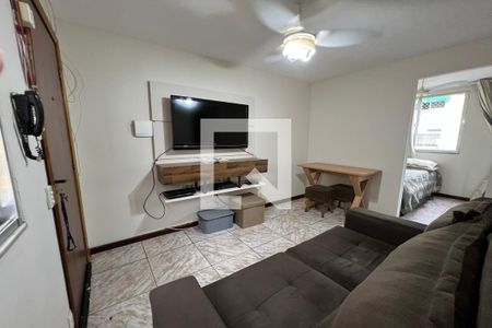 Sala de apartamento para alugar com 3 quartos, 48m² em Taquara, Rio de Janeiro