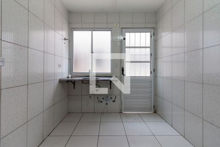 Cozinha de casa para alugar com 1 quarto, 28m² em Parque Guarani, São Paulo