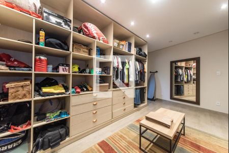 Casa à venda com 208m², 3 quartos e 5 vagas Casa à venda com 208m², 3 quartos e 5 vagasCloset da Suíte 3