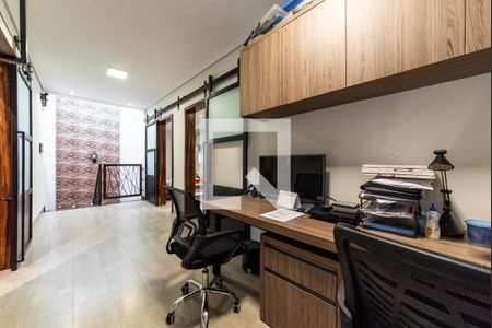 Casa à venda com 208m², 3 quartos e 5 vagas Casa à venda com 208m², 3 quartos e 5 vagasEscritório