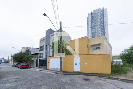Casa à venda com 208m², 3 quartos e 5 vagas Casa à venda com 208m², 3 quartos e 5 vagasFachada