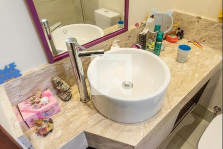 Casa à venda com 208m², 3 quartos e 5 vagas Casa à venda com 208m², 3 quartos e 5 vagasBanheiro da Suíte 2